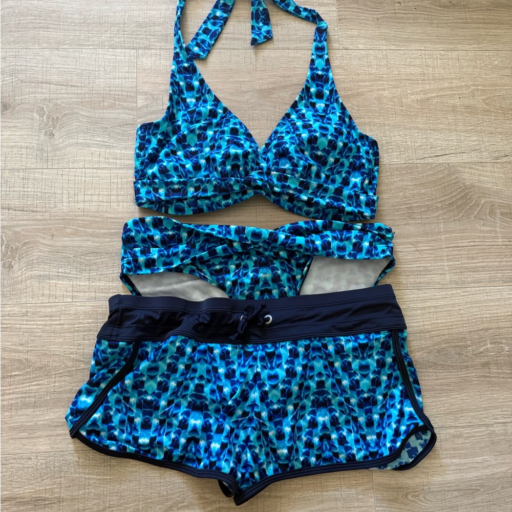 Athleta Blue Ikat 3pc Swimsuit Set 36D/DD & M Bottoms & Shorts